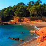 Grand F2 Quartier Les Plaines, Boulouris Proche Et Port Santa-lucia Lejlighed