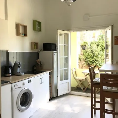 Grand F2 Quartier Les Plaines, Boulouris Proche Et Port Santa-lucia Апартаменты