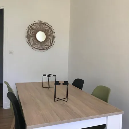 Grand F2 Quartier Les Plaines, Boulouris Proche Et Port Santa-lucia Apartament *