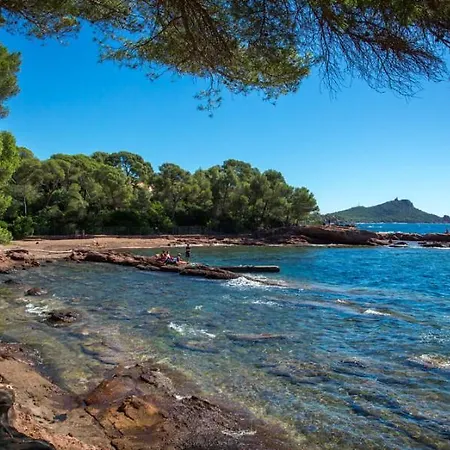 Apartament Grand F2 Quartier Les Plaines, Boulouris Proche Et Port Santa-lucia *