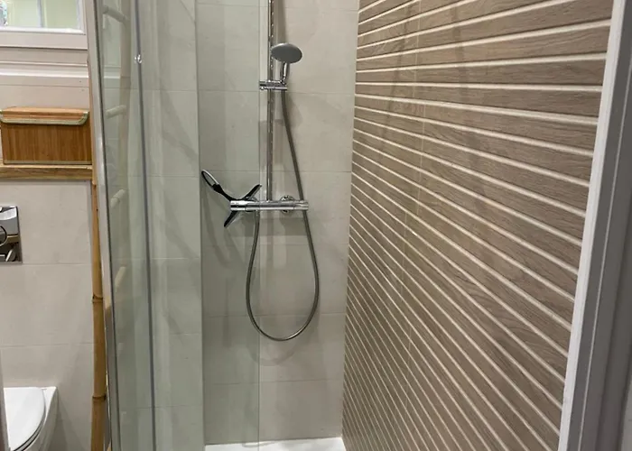 Grand F2 Quartier Les Plaines, Boulouris Proche Et Port Santa-lucia