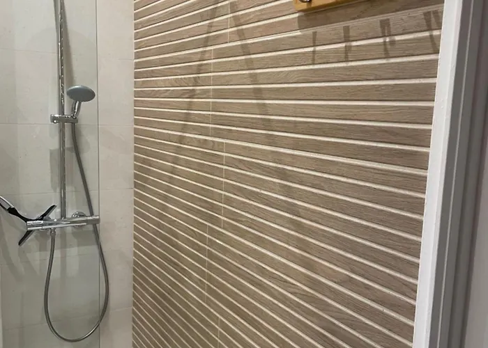 Grand F2 Quartier Les Plaines, Boulouris Proche Et Port Santa-lucia